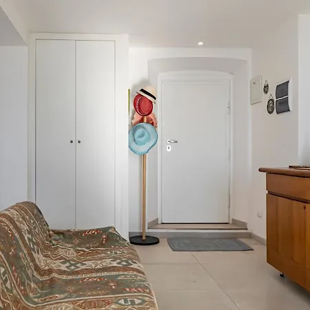 Guesthost - Oltre Il Mare - Peaceful Retreat In Liguria Apartment