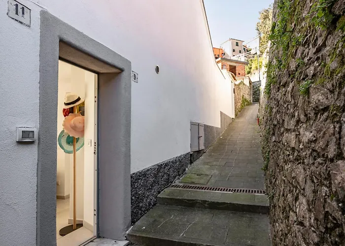 Guesthost - Oltre Il Mare - Peaceful Retreat In Liguria Apartment
