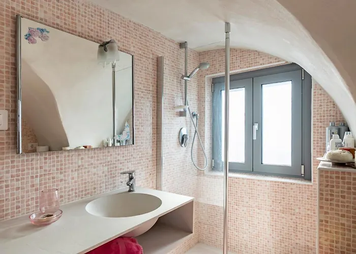 Guesthost - Oltre Il Mare - Peaceful Retreat In Liguria Apartment *