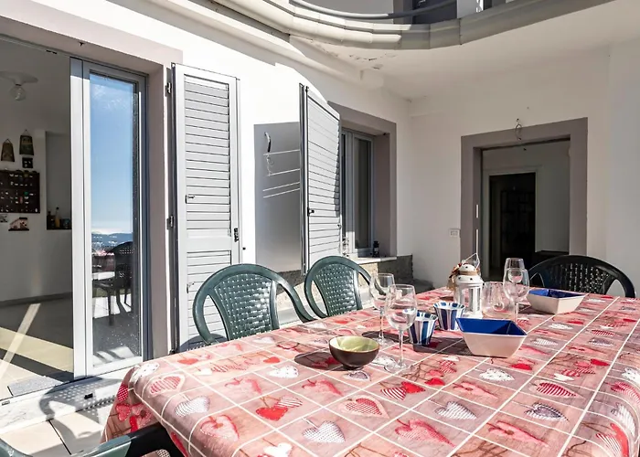 Guesthost - Oltre Il Mare - Peaceful Retreat In Liguria Vezzano Ligure